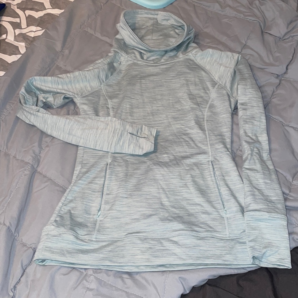 Athletic Pullover Medium